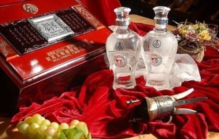 白酒酒类营销方案 扫码送红包系统助力酒类经营